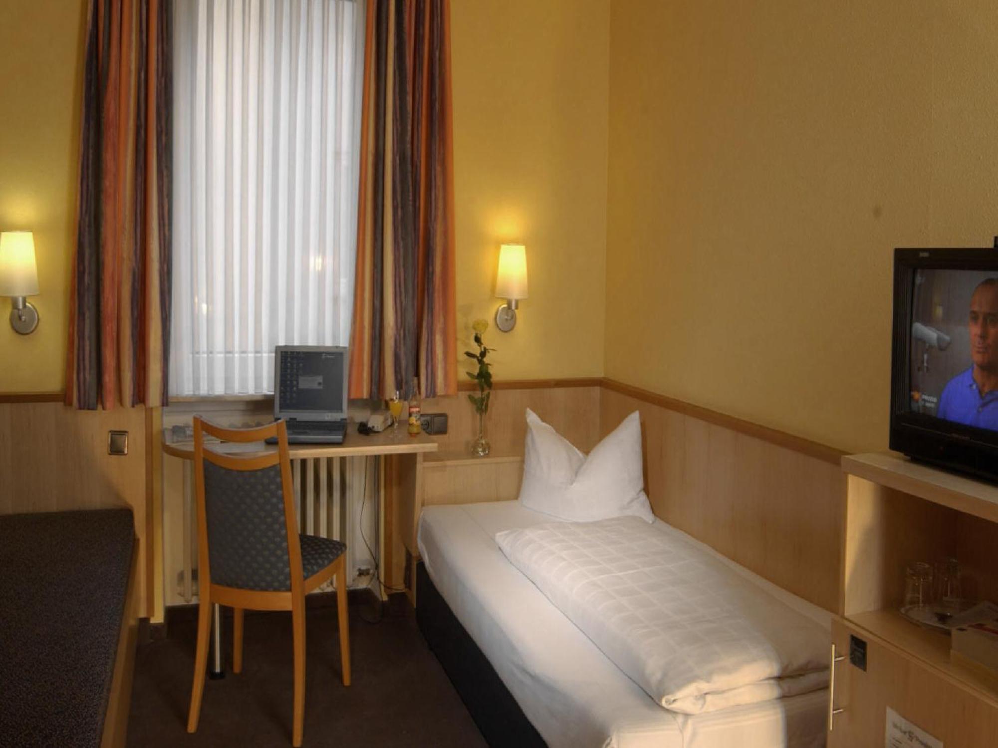 City Partner Hotel Strauss Wurzburg Exterior photo