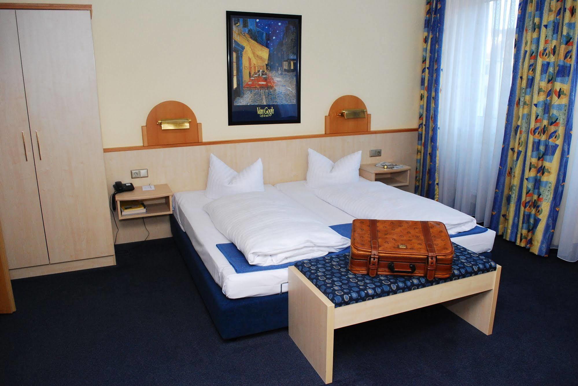 City Partner Hotel Strauss Wurzburg Exterior photo